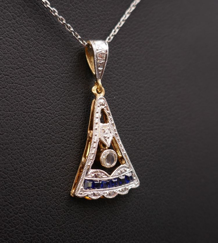 Pendentif Art Déco Diamant Et Saphir Calibrés, Or 18 Carats.