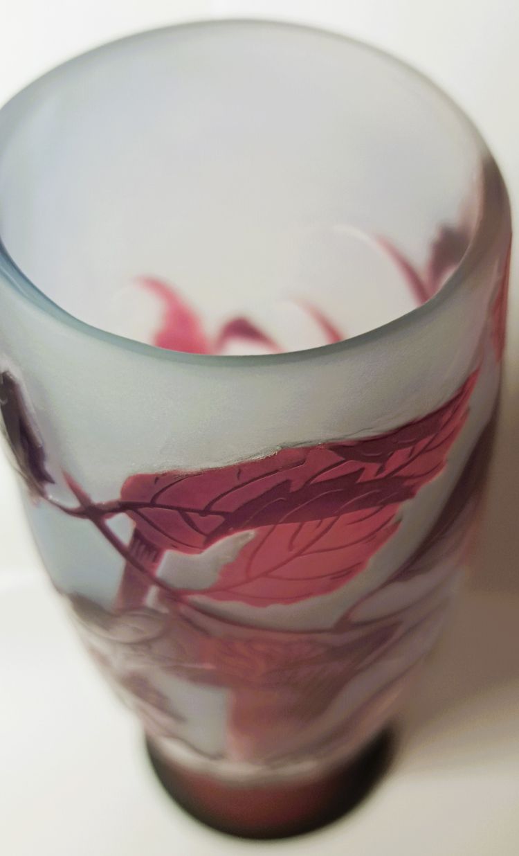   Vase mit Engelstrompetendekor aus violettem Cameoglas D'ARGENTAL - Paul NICOLAS (1875-1952)