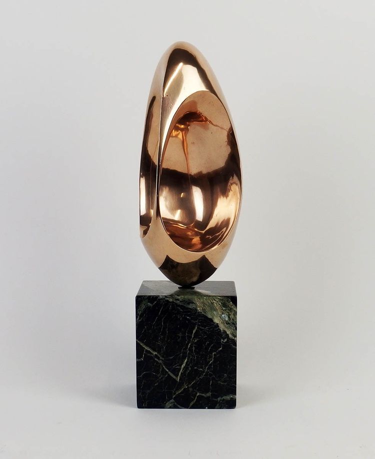 Scultura "Uovo" di Fulvia Levi Bianchi
