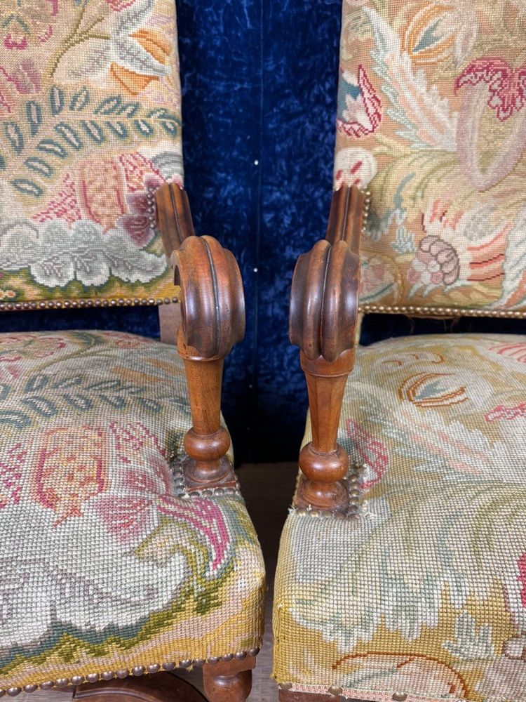 Paire De Fauteuils Louis XIII En Noyer Vers 1850