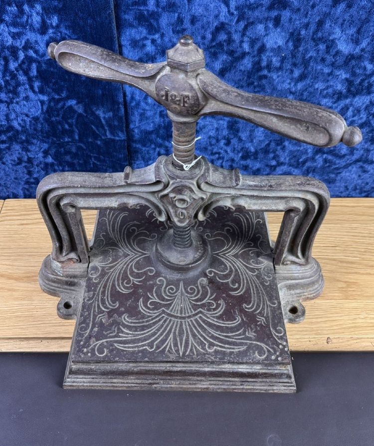 Jugendstil-Bindepresse aus Gusseisen
