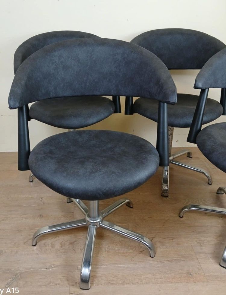 Set di quattro poltrone d'epoca circa 1980
