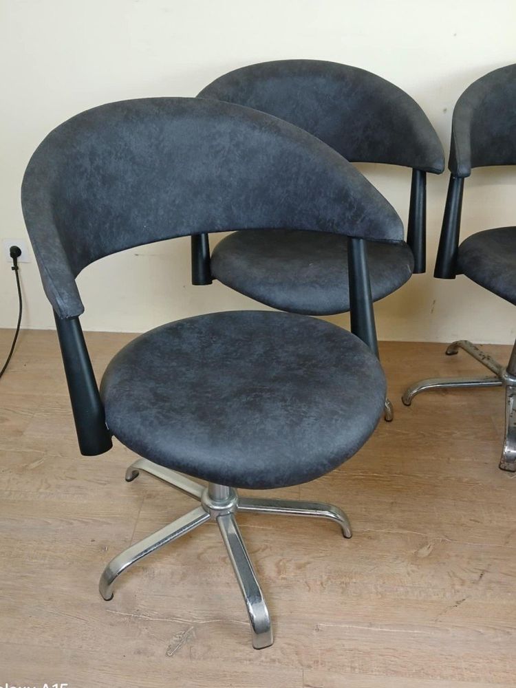 Set di quattro poltrone d'epoca circa 1980