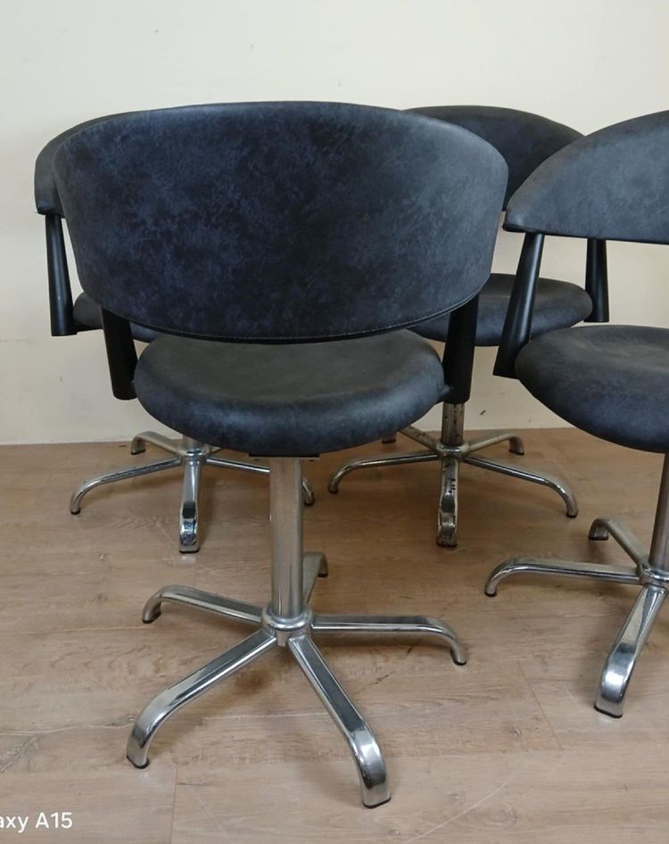 Set di quattro poltrone d'epoca circa 1980