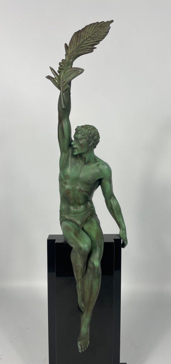 "Victoire" Sculpture Pierre Le Faguays edited by Max Le Verrier