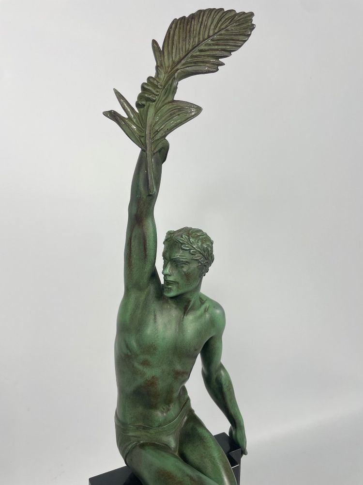 "Victoire" Sculpture Pierre Le Faguays edited by Max Le Verrier