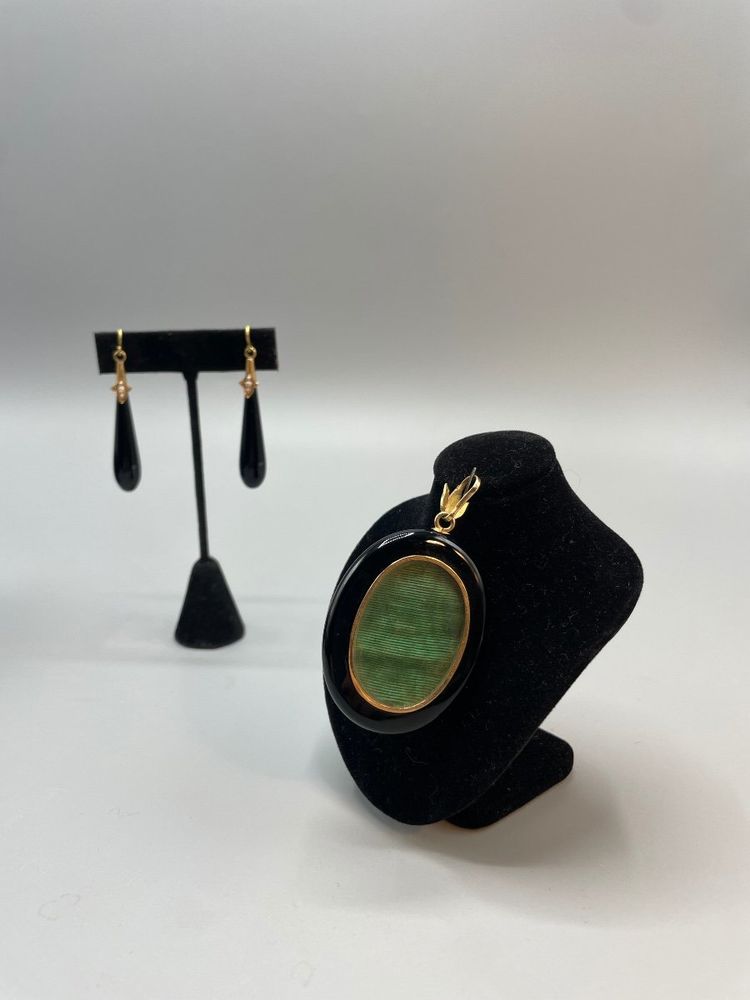 Orecchini e pendenti in oro 18ct, onice e perle fini