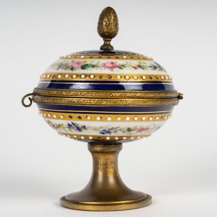 Kleine Bonbonniere auf Fuß, Epoche Napoleon III