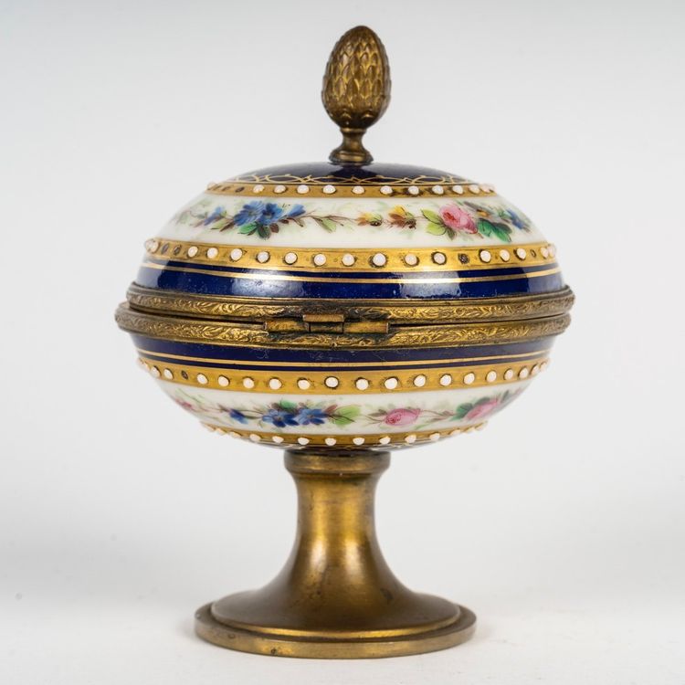 Kleine Bonbonniere auf Fuß, Epoche Napoleon III