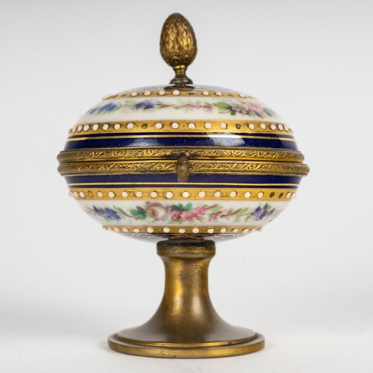 Kleine Bonbonniere auf Fuß, Epoche Napoleon III