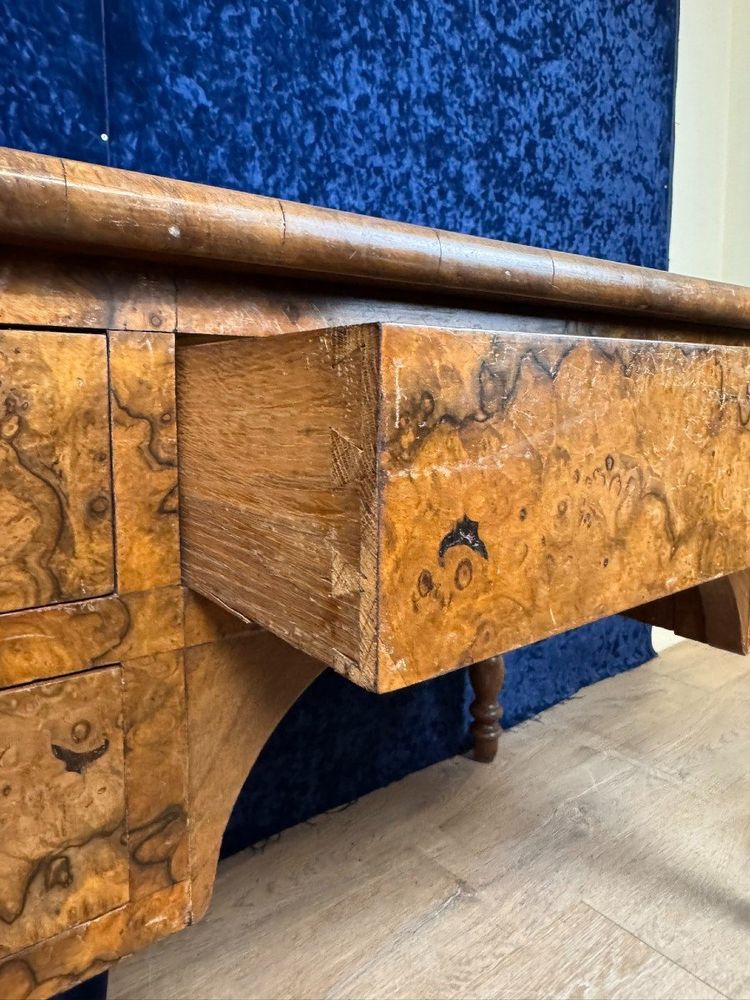 Bureau époque Louis Philippe En Ronce De Noyer Vers 1830