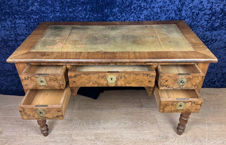 Bureau époque Louis Philippe En Ronce De Noyer Vers 1830