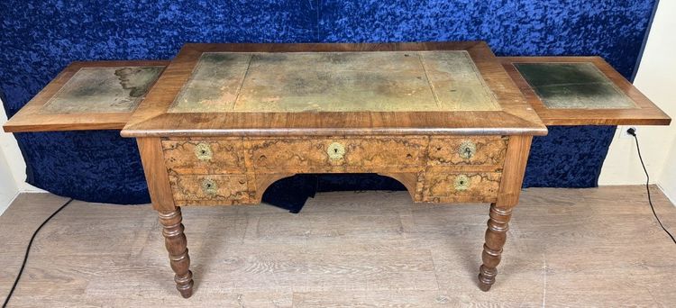 Bureau époque Louis Philippe En Ronce De Noyer Vers 1830