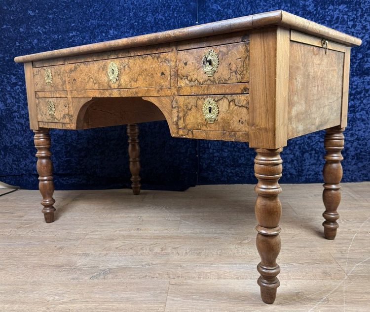 Bureau époque Louis Philippe En Ronce De Noyer Vers 1830