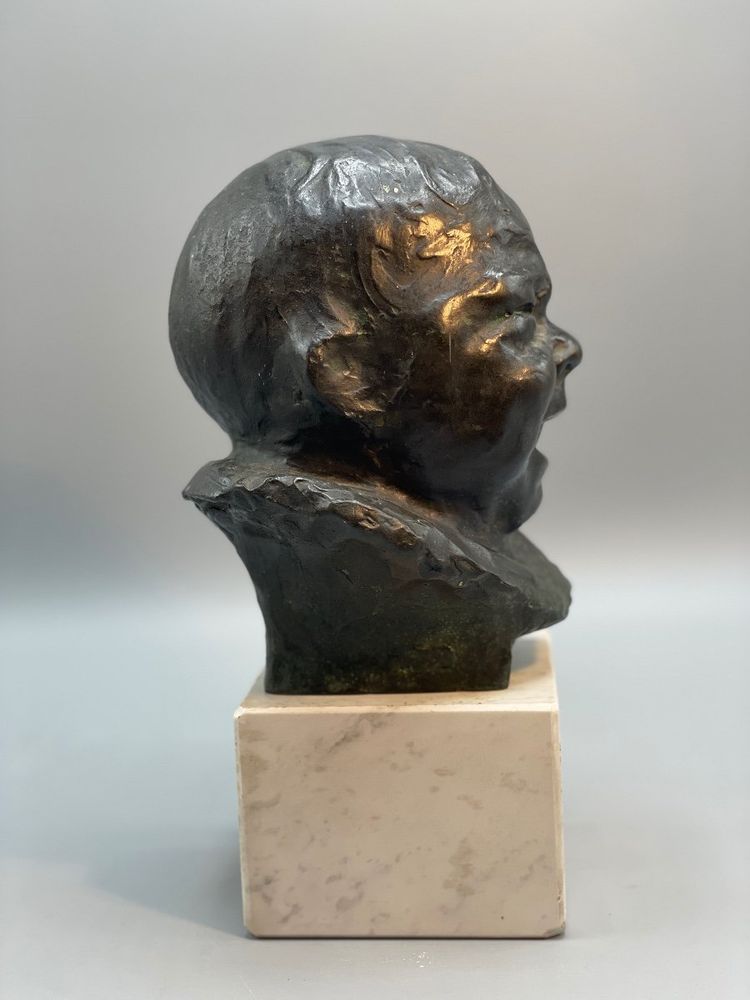 Scultura in bronzo di Andrey Nikolov