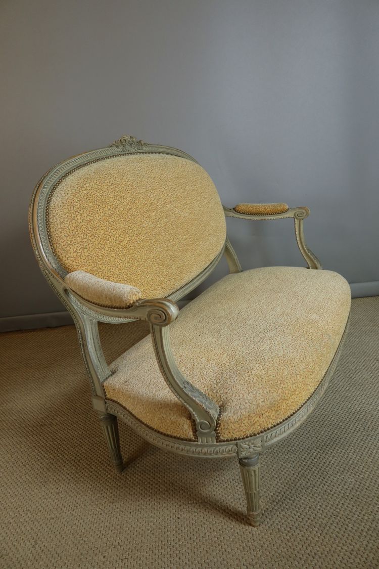 Salon en bois laqué style Louis XVI