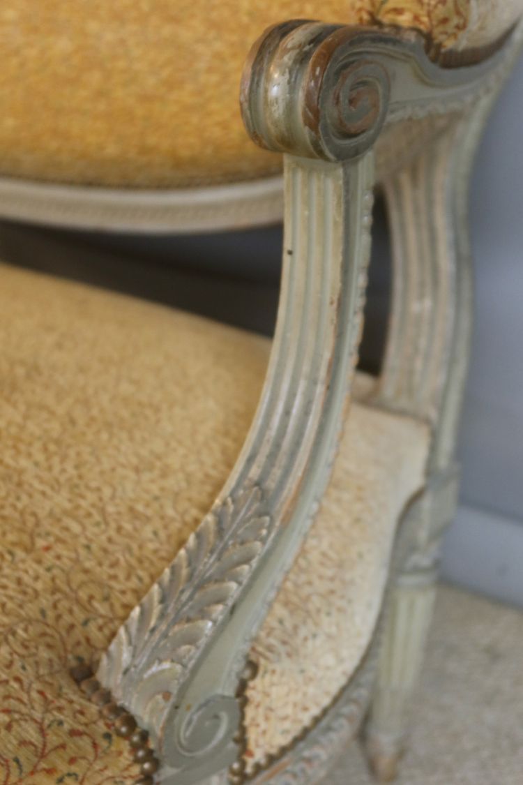 Salon en bois laqué style Louis XVI