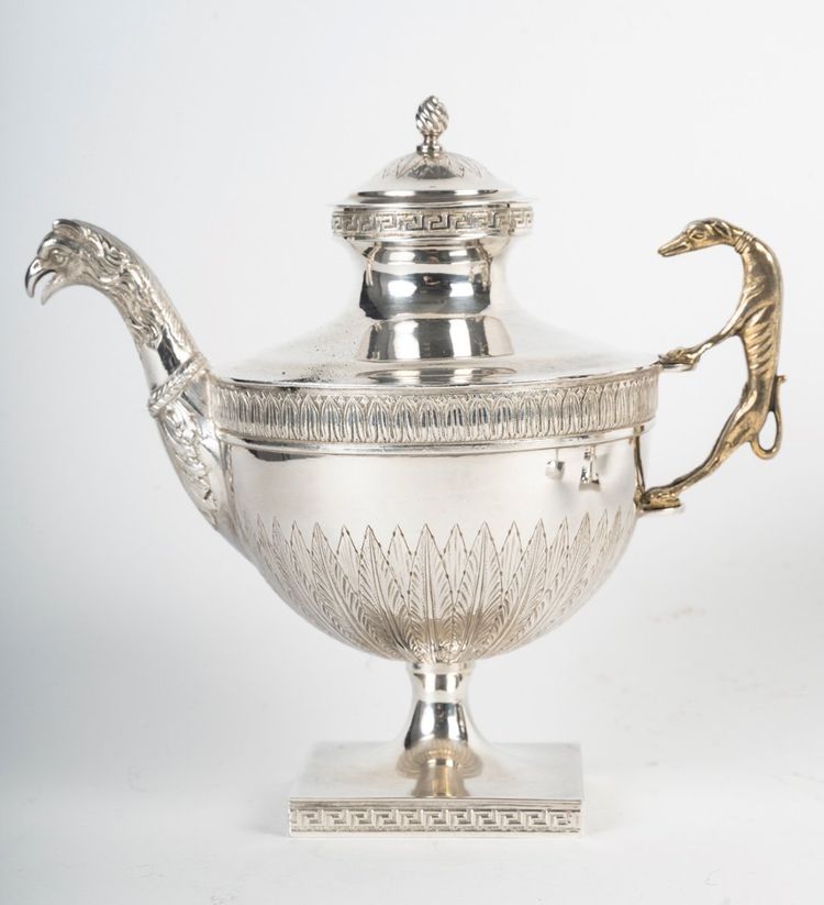Un Service Thé Et Café Art Deco En Métal Argenté Et Vermeille
