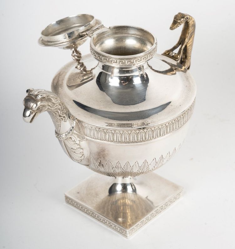 Un Service Thé Et Café Art Deco En Métal Argenté Et Vermeille