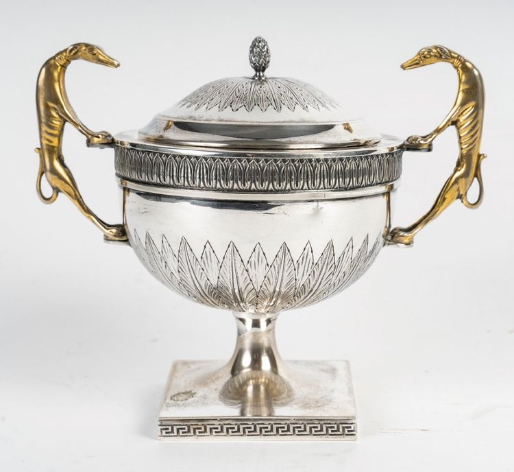 Un Service Thé Et Café Art Deco En Métal Argenté Et Vermeille