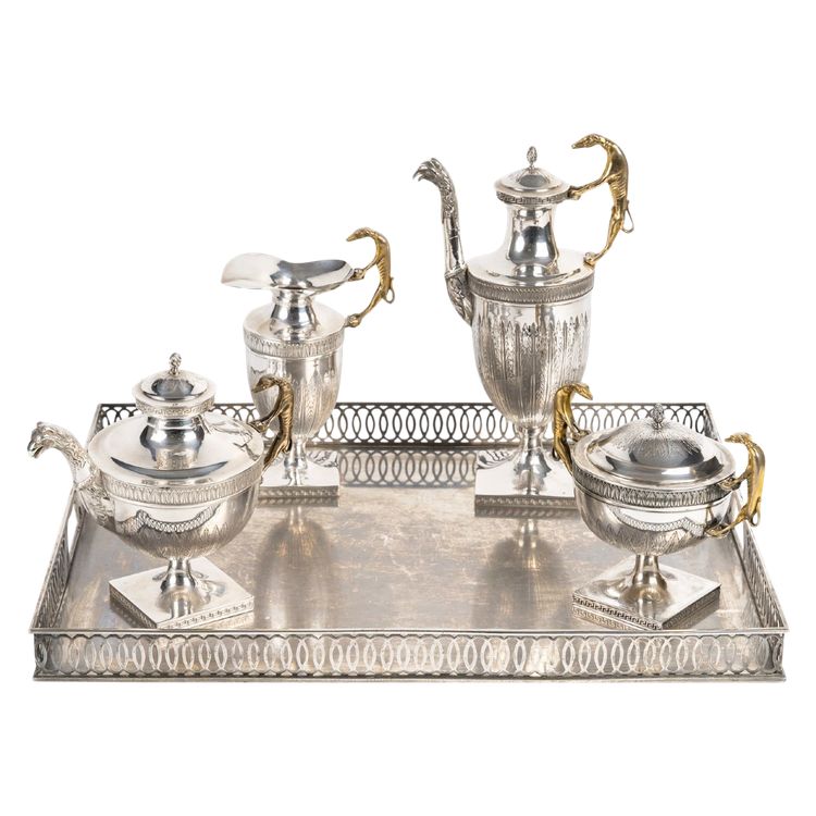 Un Service Thé Et Café Art Deco En Métal Argenté Et Vermeille