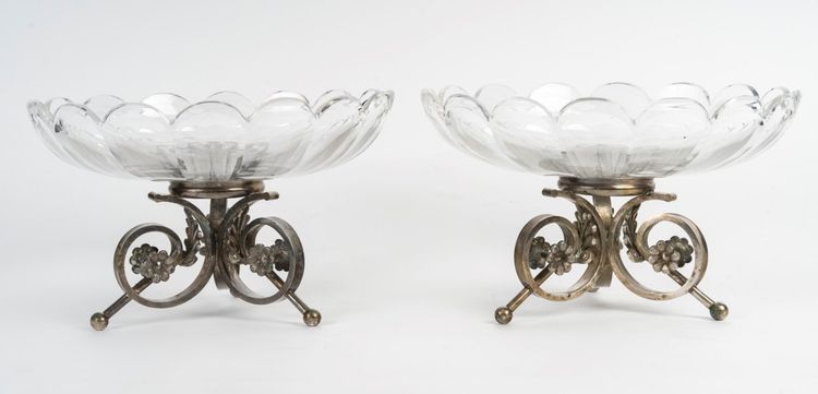Une Paire De Coupes En Cristal De Baccarat Avec Une Base En Bronze Argenté, Fin XIXème Siècle