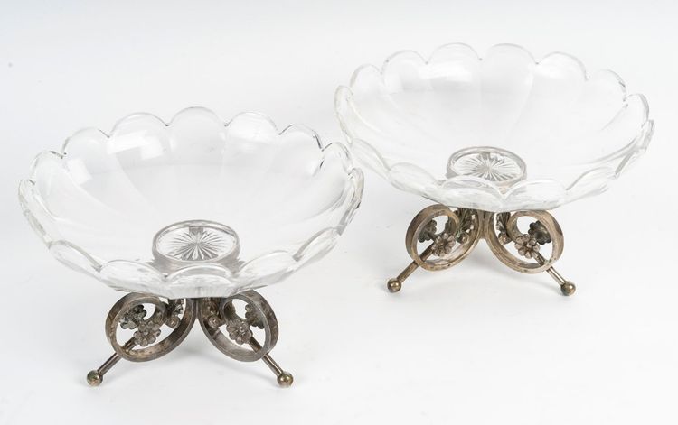 Une Paire De Coupes En Cristal De Baccarat Avec Une Base En Bronze Argenté, Fin XIXème Siècle