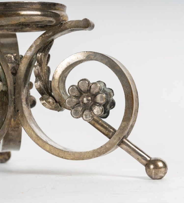 Une Paire De Coupes En Cristal De Baccarat Avec Une Base En Bronze Argenté, Fin XIXème Siècle