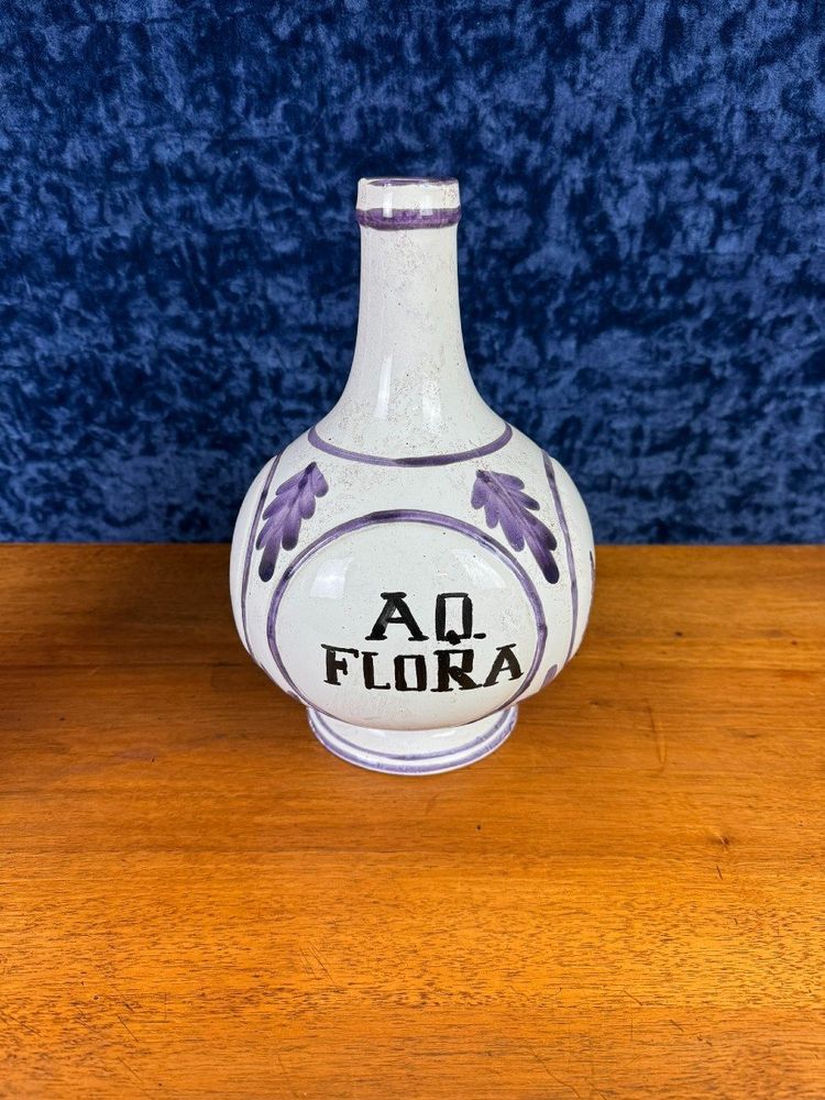 Due grandi vasi da farmacia in ceramica italiana del XX secolo