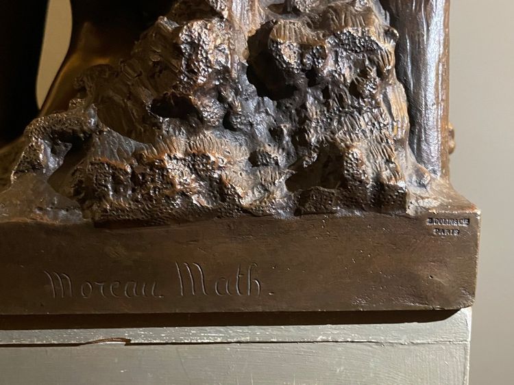 Scultura in bronzo "La filatrice" di Mathurin Moreau