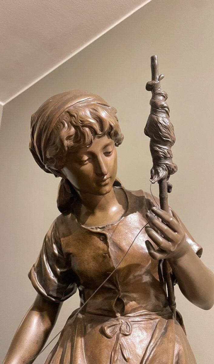 Scultura in bronzo "La filatrice" di Mathurin Moreau
