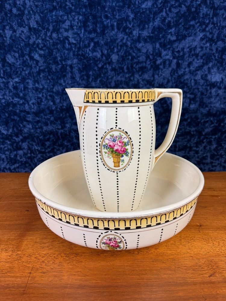 Boch La Louvière époque Art Déco : Grand Broc De Toilette Avec Sa Cuvette Porcelaine