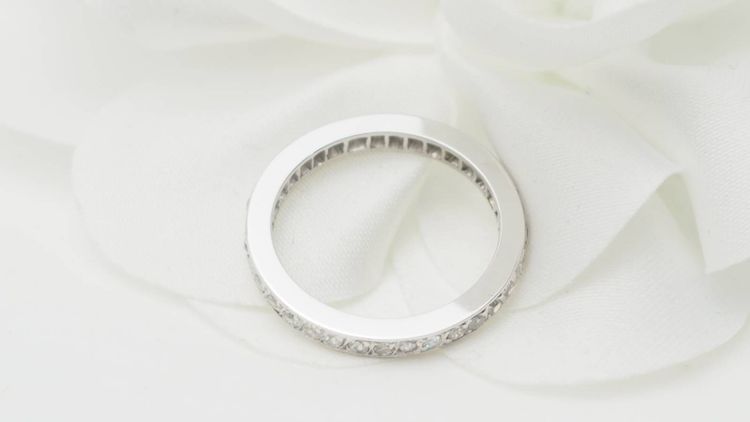 Alliance tour complet en or blanc et diamants 0.35ct