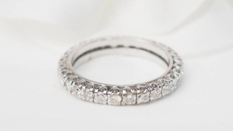 Fede americana in oro bianco e diamanti da 1,12 carati