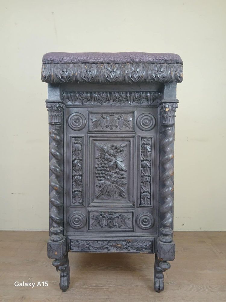 Fauteuil Prie Dieu Renaissance De Forme Bateau circa 1850