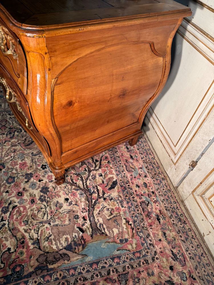 Cassettone Luigi XV del XVIII secolo