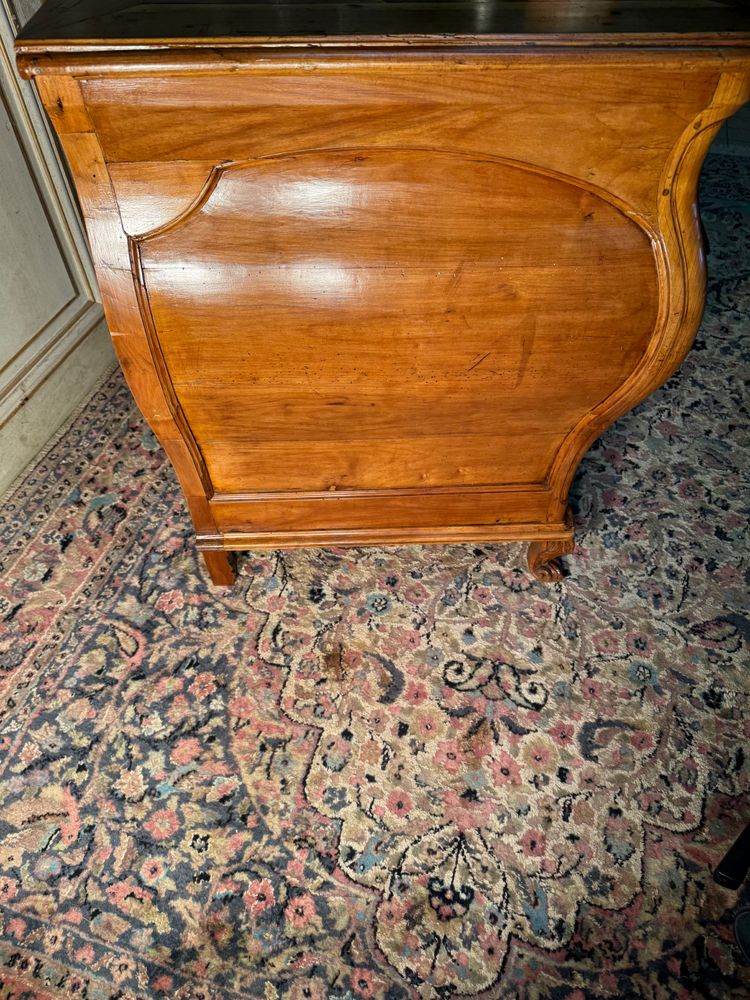Cassettone Luigi XV del XVIII secolo