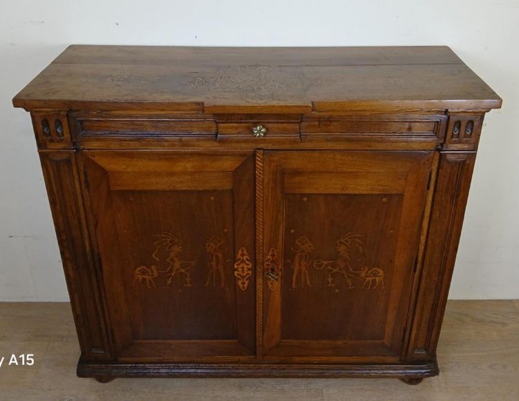 Buffet coloniale d'epoca Napoleone III con intarsi a decoro orientale