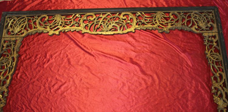 Carved gilded wood bed front piece Origin China 19th century length: 204.5 cm