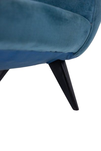 Sessel aus blauem Samt, Beine aus Buchenholz. 1950er Jahre. LS4410409A