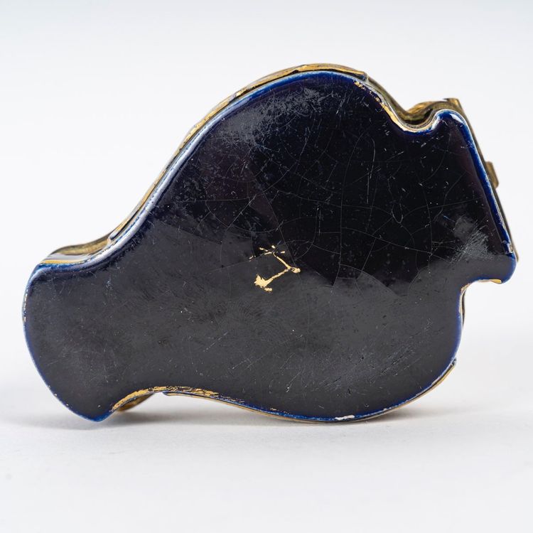 Miniature Coffret à Bijoux De Forme Mouvementé En Porcelaine Bleu, XIXème Siècle