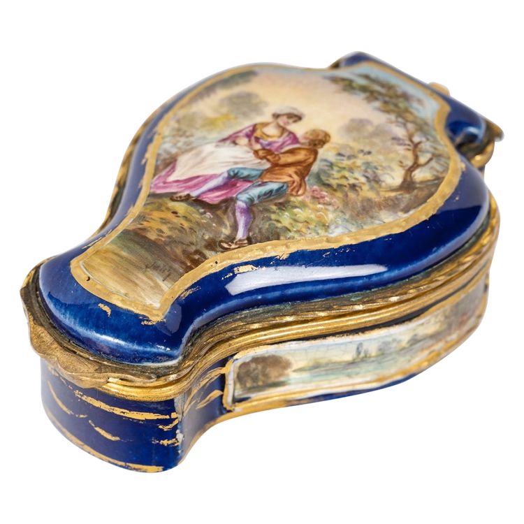 Miniature Coffret à Bijoux De Forme Mouvementé En Porcelaine Bleu, XIXème Siècle