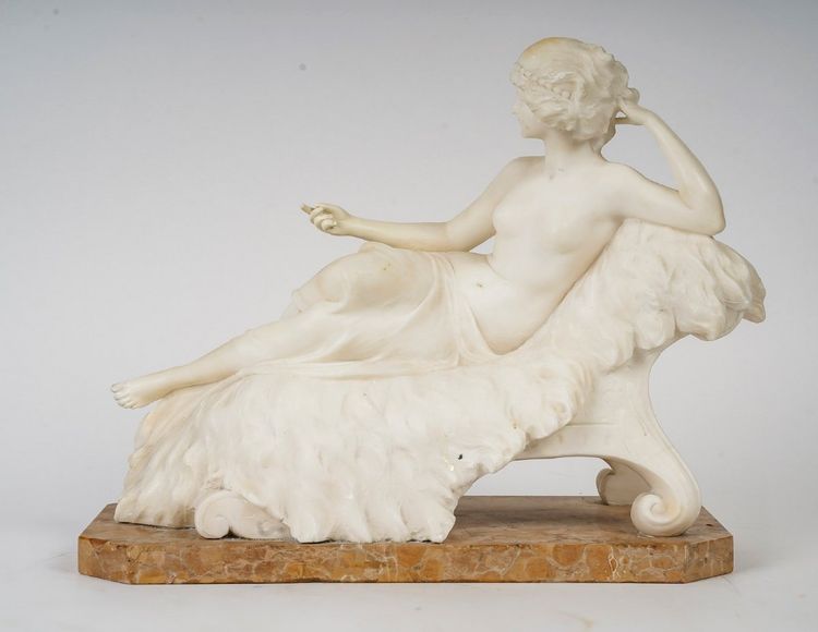 Bellissima scultura di Alberto Saccardi in marmo bianco