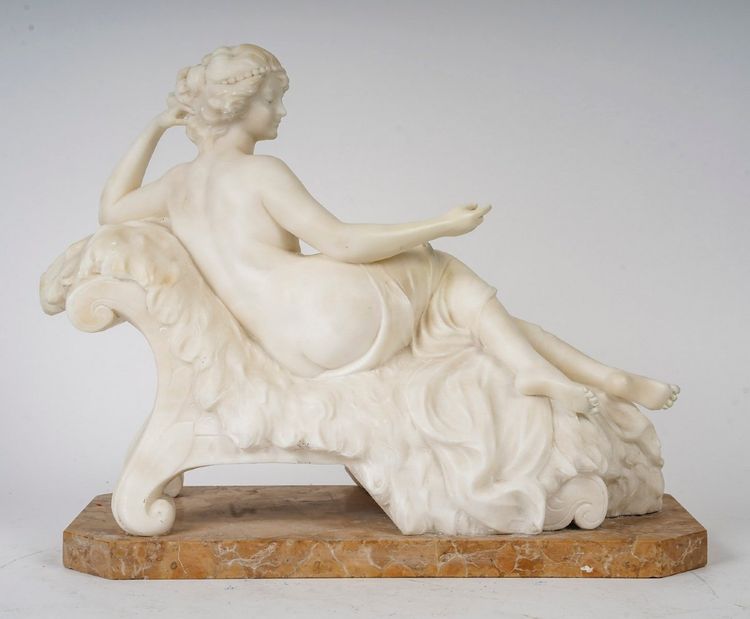 Bellissima scultura di Alberto Saccardi in marmo bianco