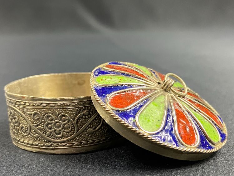 Berber box in silver-chased metal enhanced with polychrome enamel