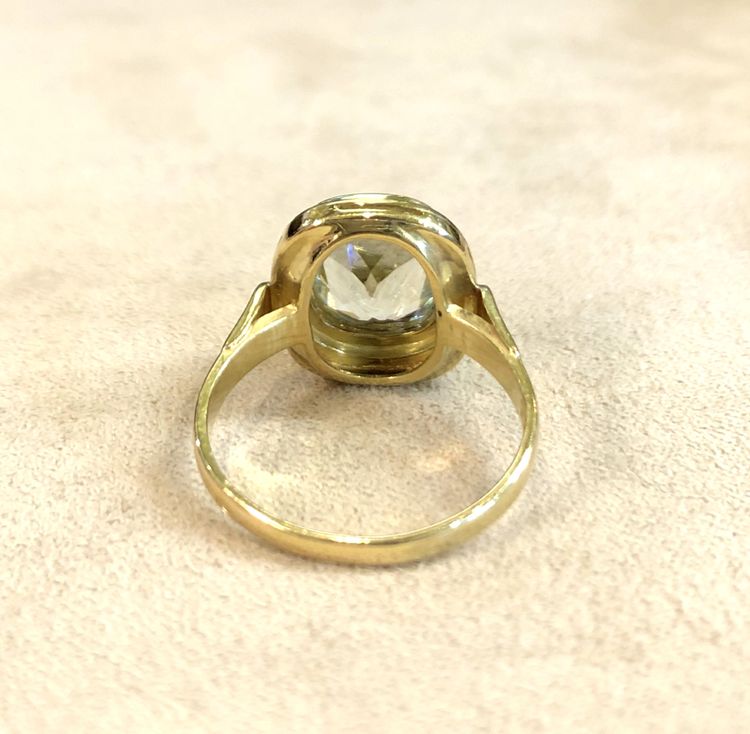 Anello con acquamarina