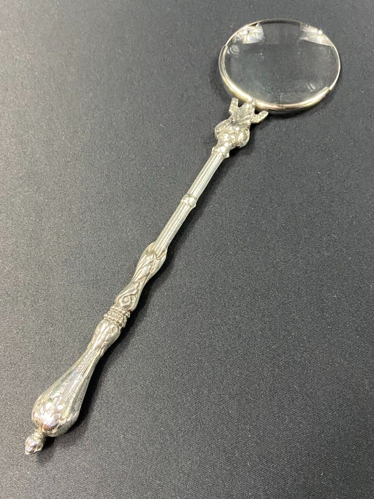 Große Lupe aus versilberter Bronze im Stil Ludwigs XVI.