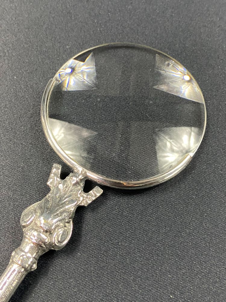 Große Lupe aus versilberter Bronze im Stil Ludwigs XVI.