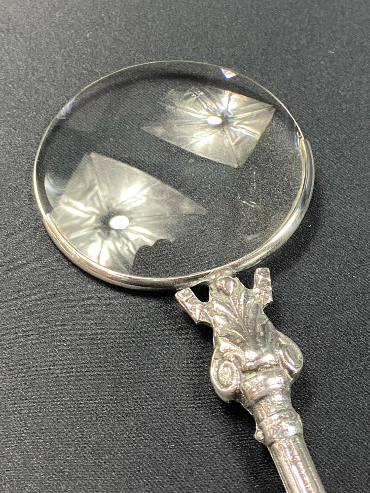 Große Lupe aus versilberter Bronze im Stil Ludwigs XVI.