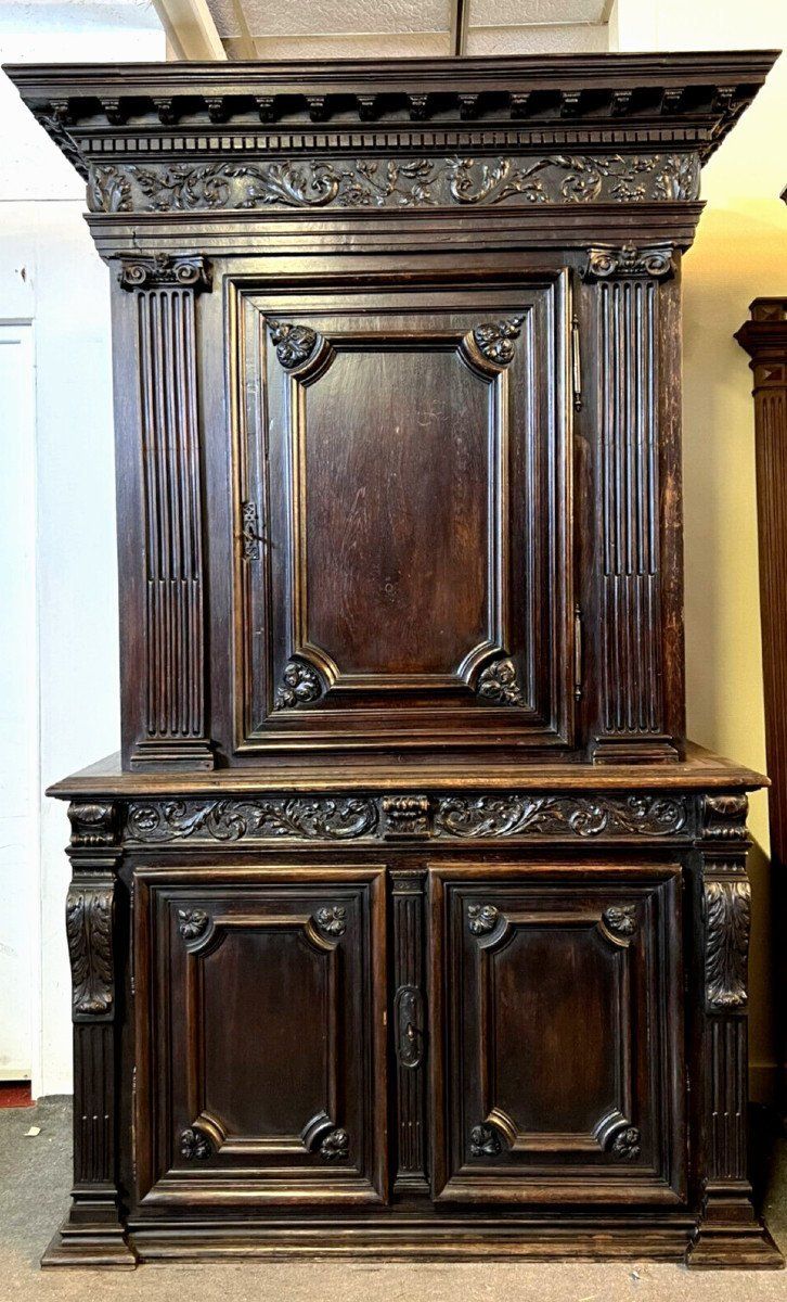 Wichtige Renaissance-Stil Schrank In Nussbaum